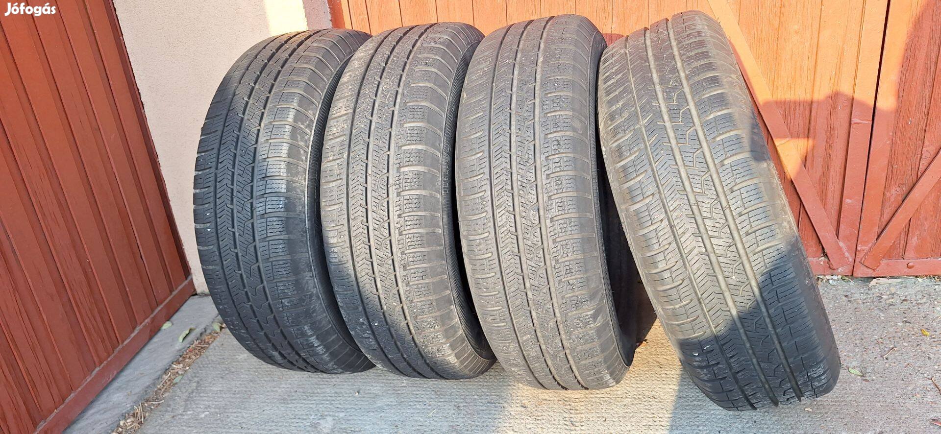 185/65 R15 négyévszakos gumiszett Apollo Alnac 4G Mercedes felnin