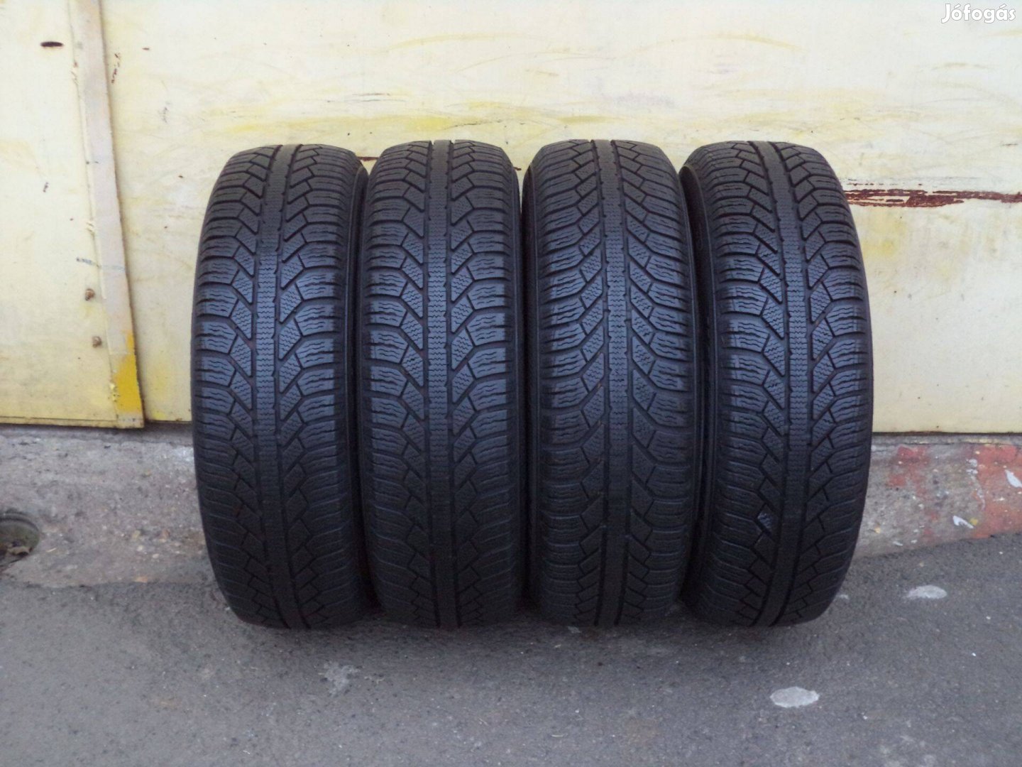 185/65 R 15 Semperit Téli Gumi