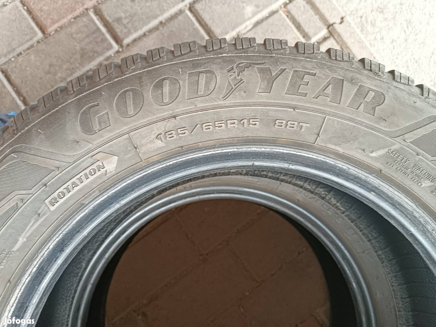 185/65 r15 88t Goodyear Ultragrip9+ téli gumi garnitúra 