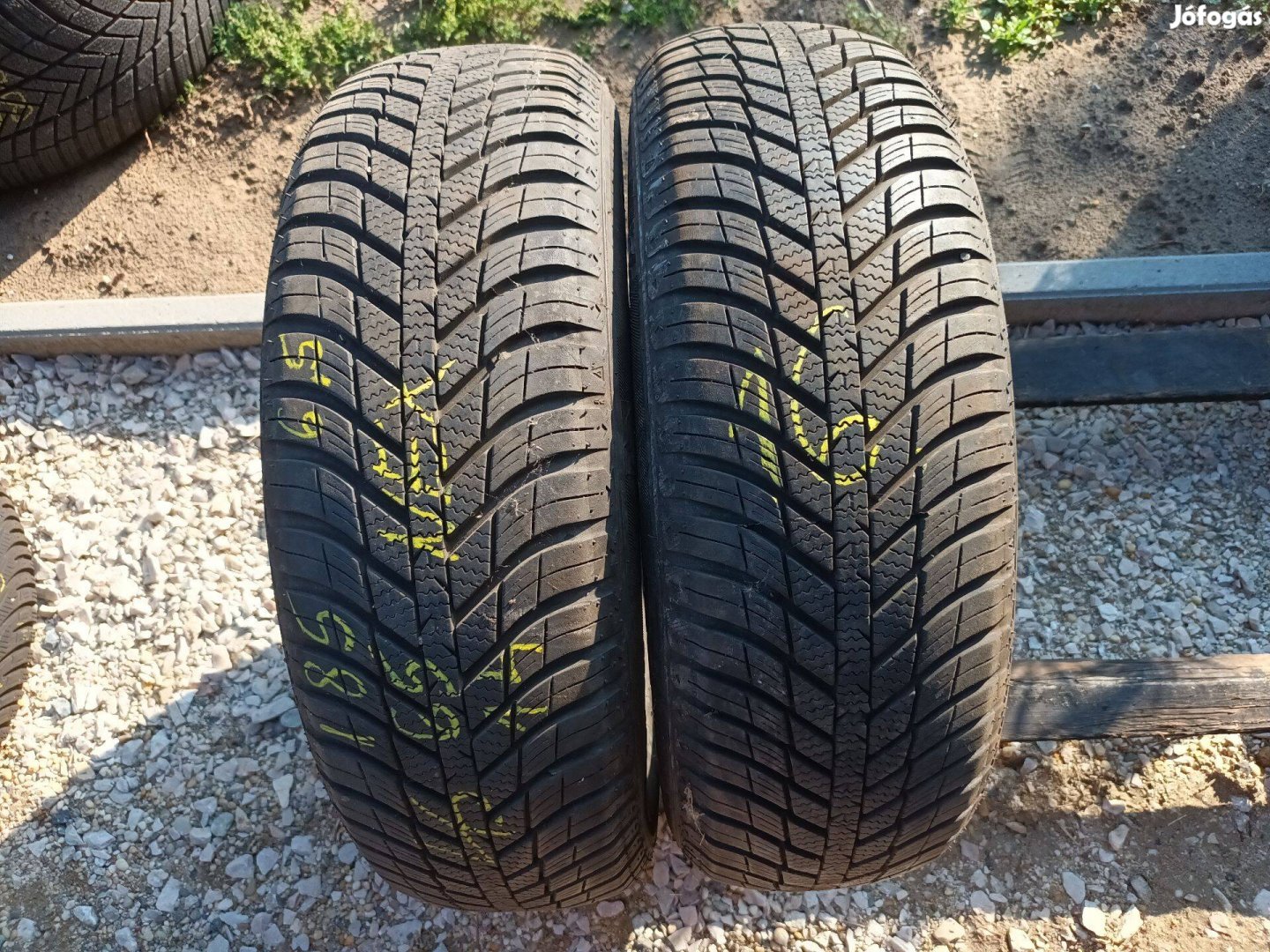 185/65r14 4db használt téli+négyévszakos gumi