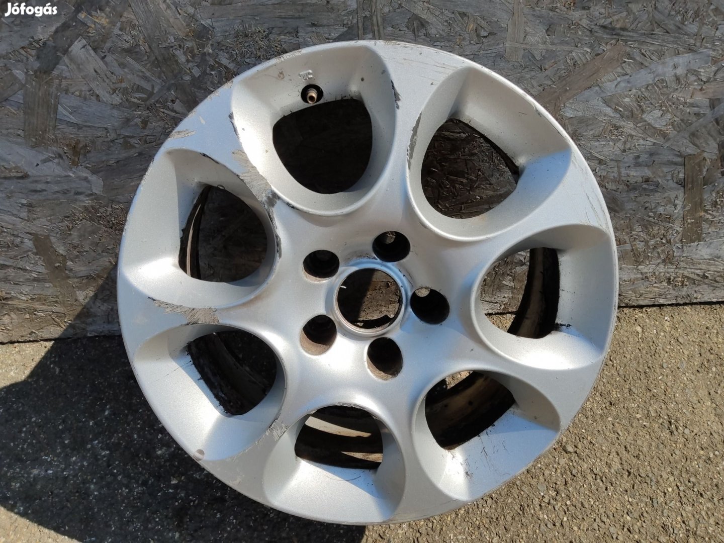 186695 Alfa Romeo 159 2005-2011 16"-os alufelni (1db) a képen