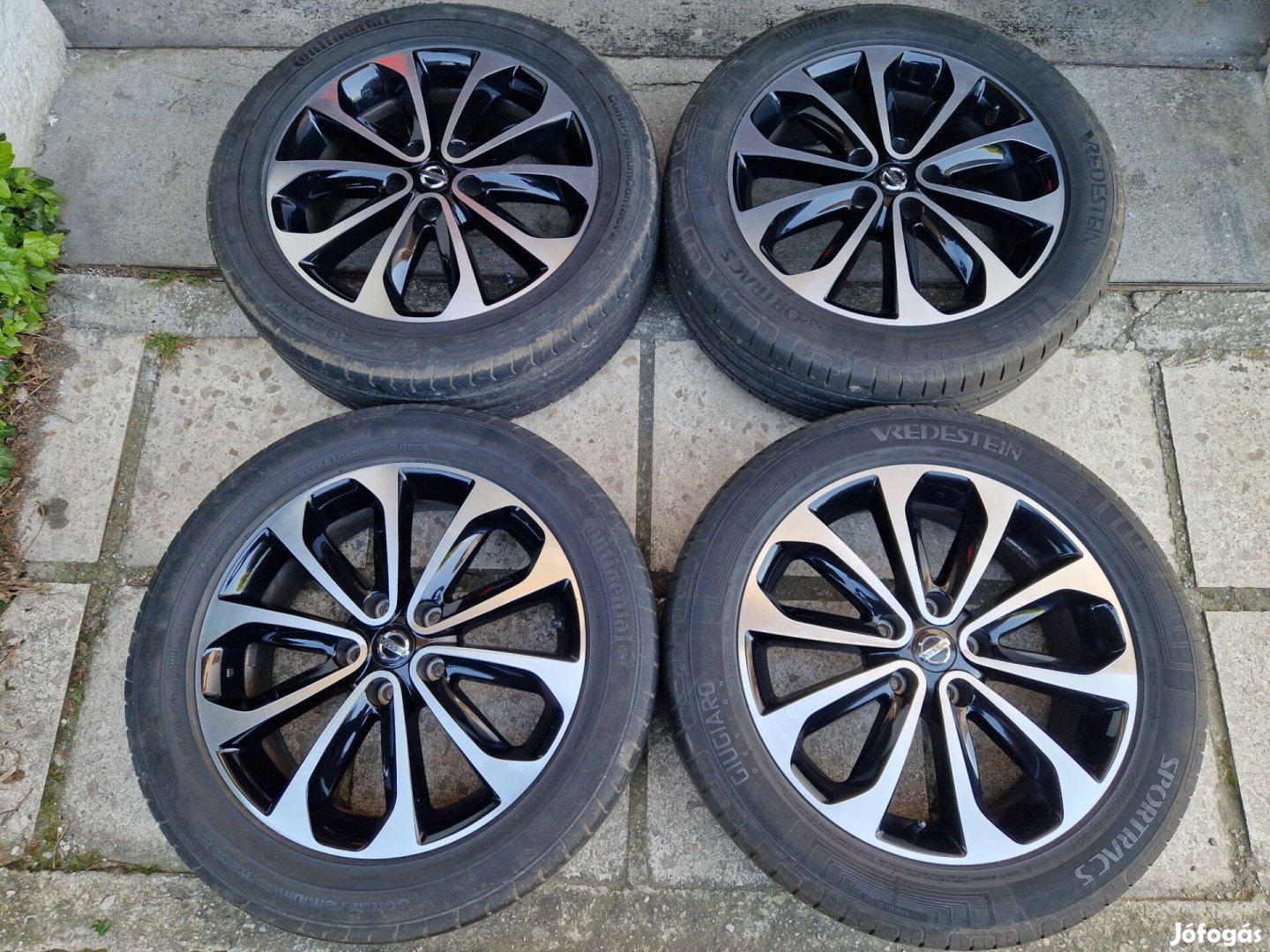 18" 18 gyári Nissan Qashqai X-trail alufelni 215/55 R18 gumikkal felni