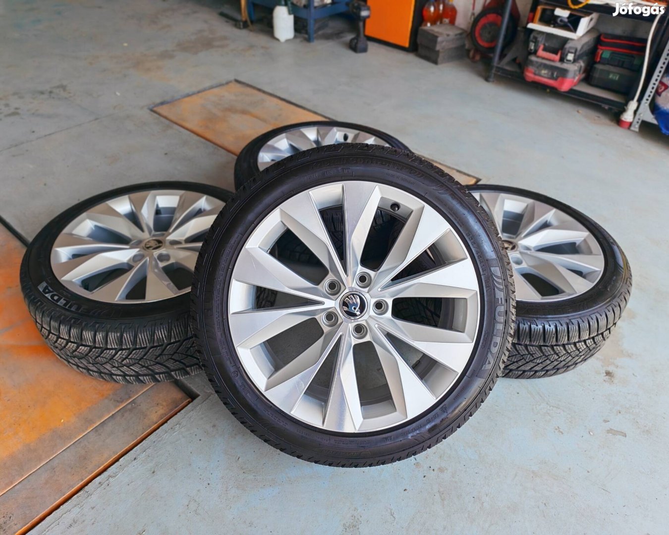 18" 5x112 Skoda "Cassiopeia" gyári alufelni szett téligumikkal!