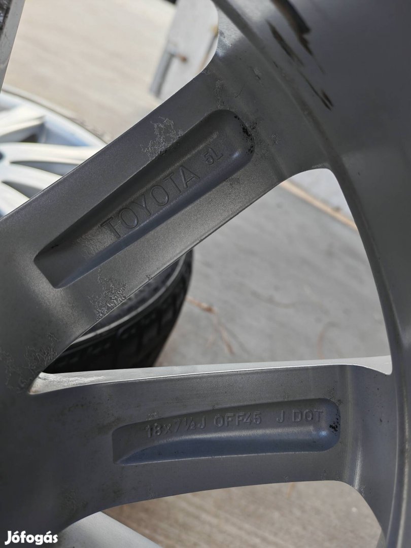 18" 5x114,3 Toyota gyári alufelni szett nyárigumikkal! 