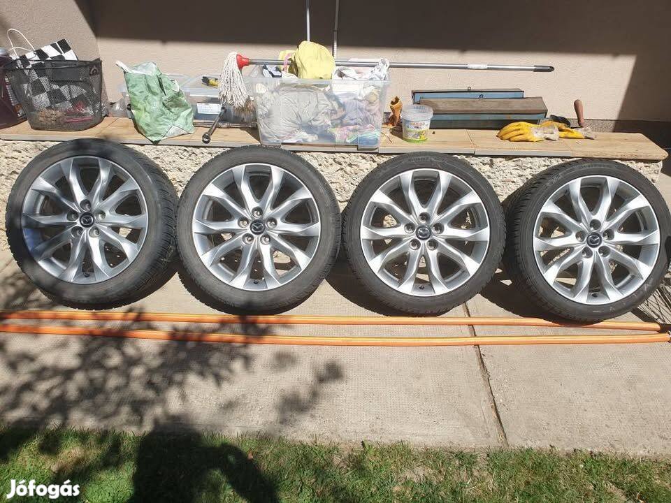 18" Mazda gyári alufelnik, jó állapotú téli gumikkal szerelve!