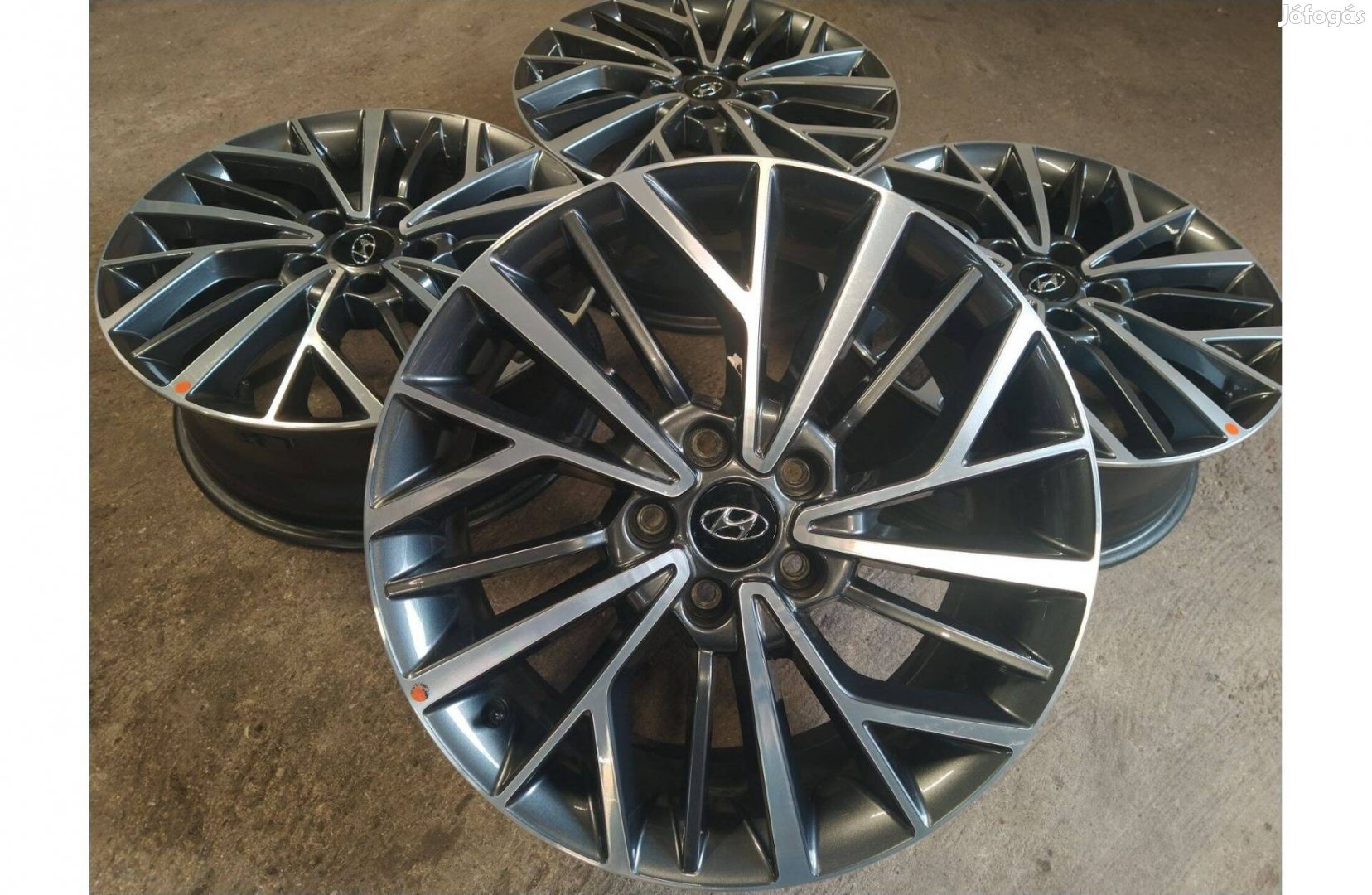 18" gyári Hyundai Tucson alufelni Tpms szenzorok