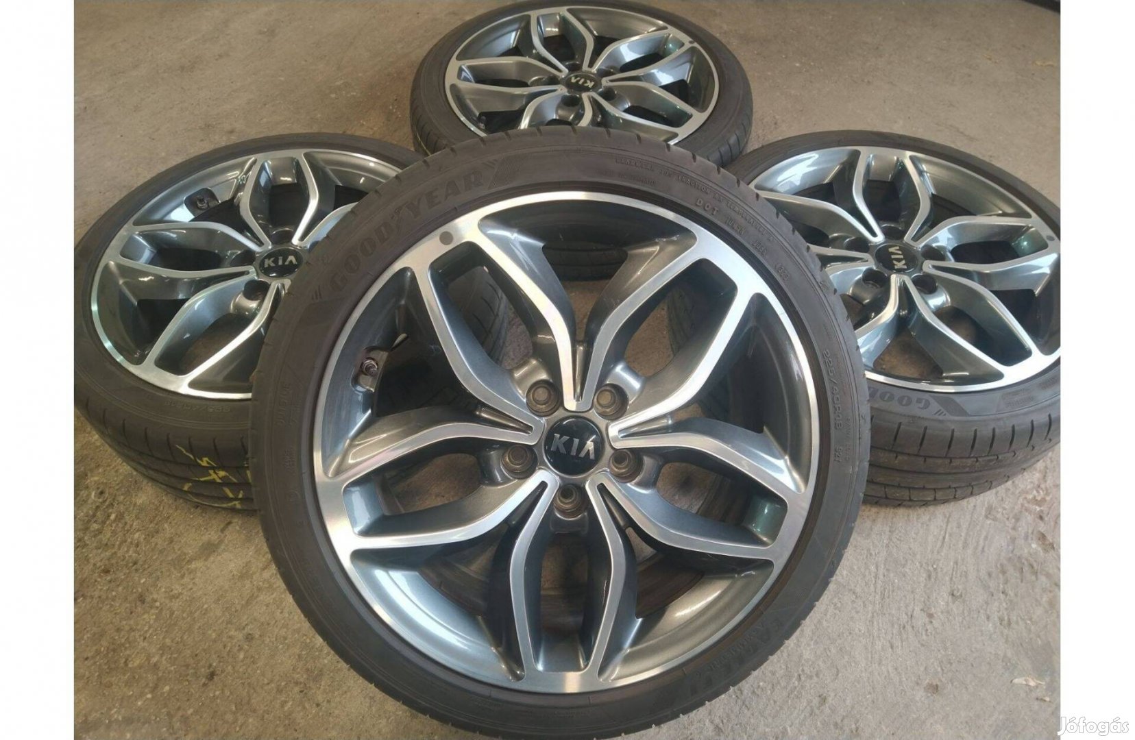 18" gyári Kia Proceed Ceed GT alufelni Tpms szenzoros Nyári Goodyear
