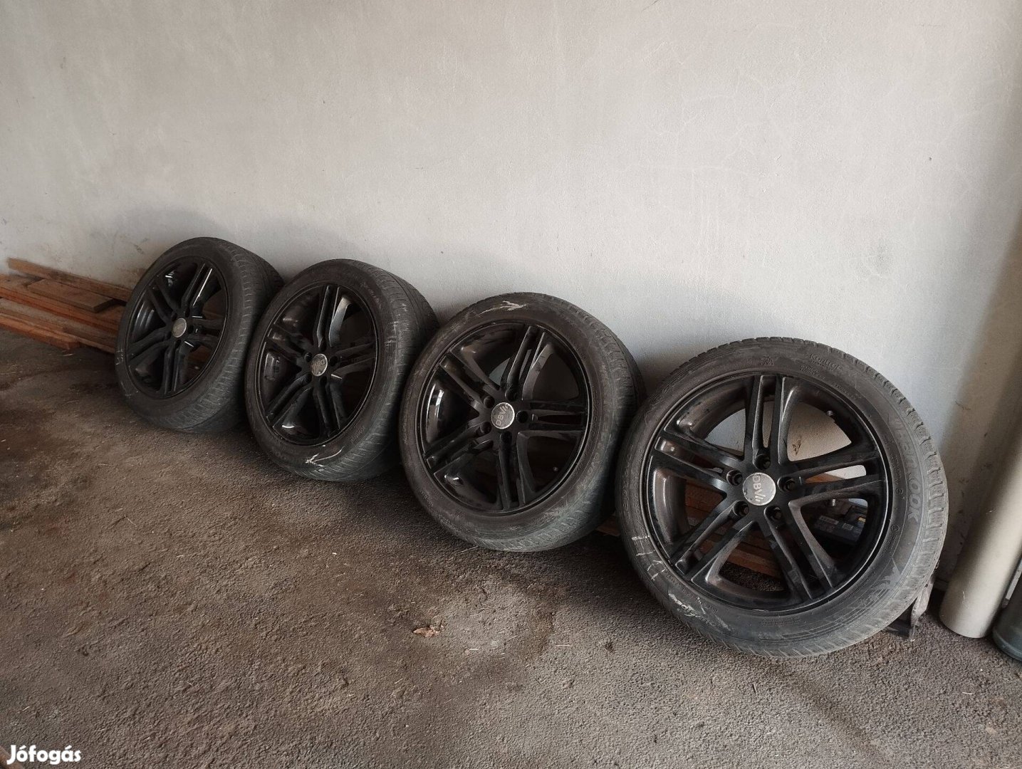 18 alufelni eladó (fekete)