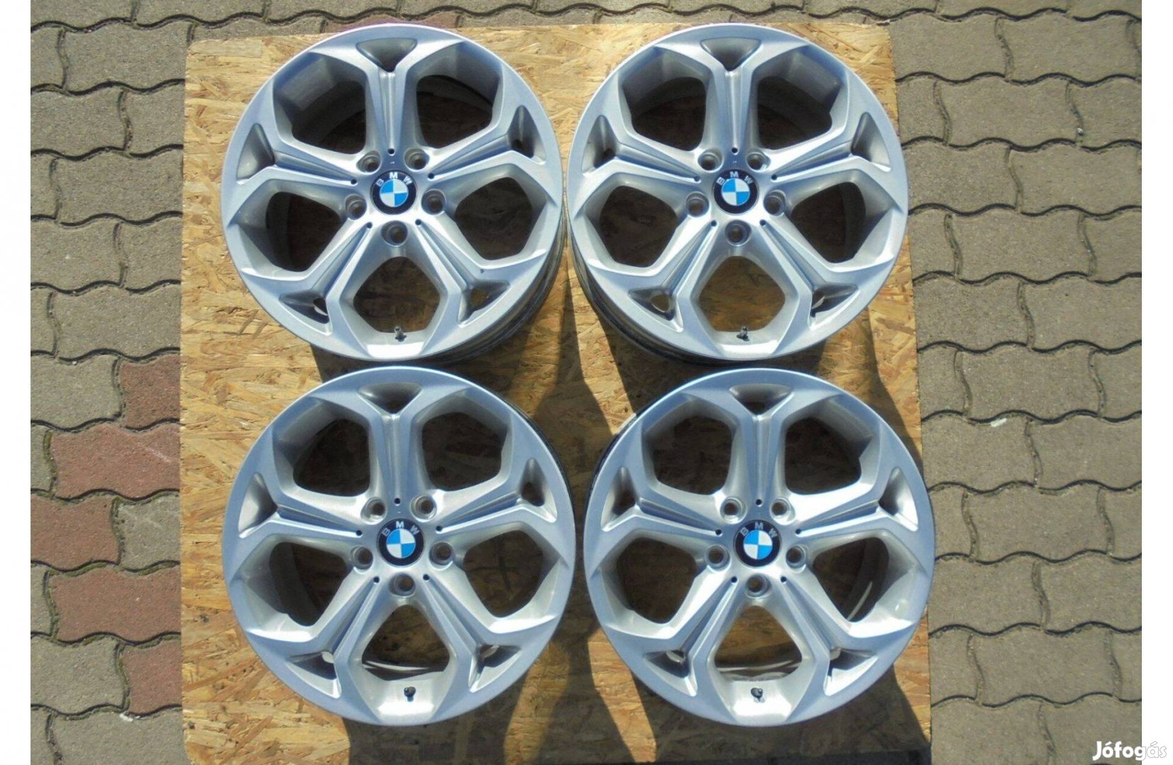 18-as újszerű BMW gyári alufelni eladó