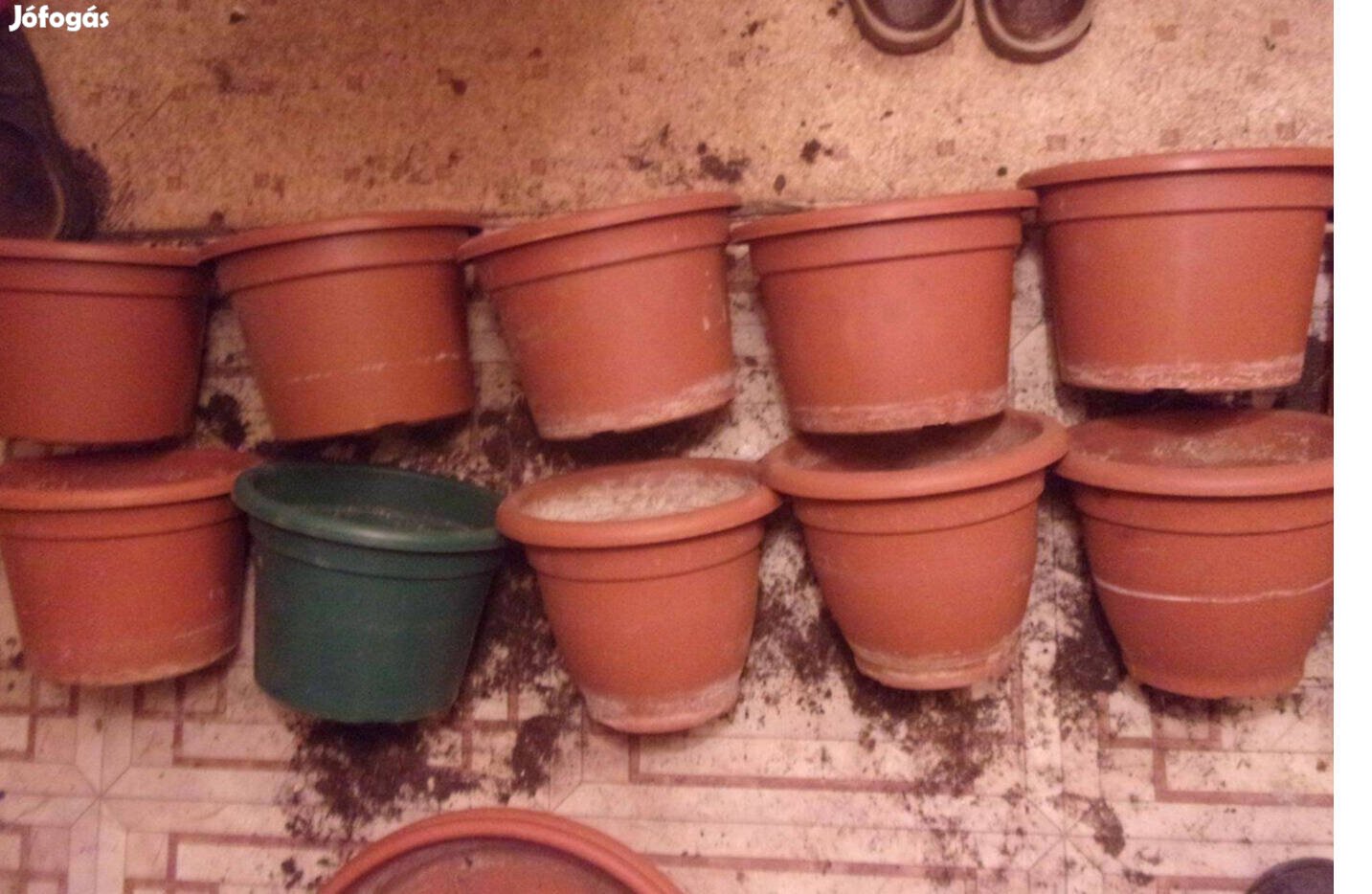 18 cm átmérőjű ültető cserép virágcserép Újpest központ