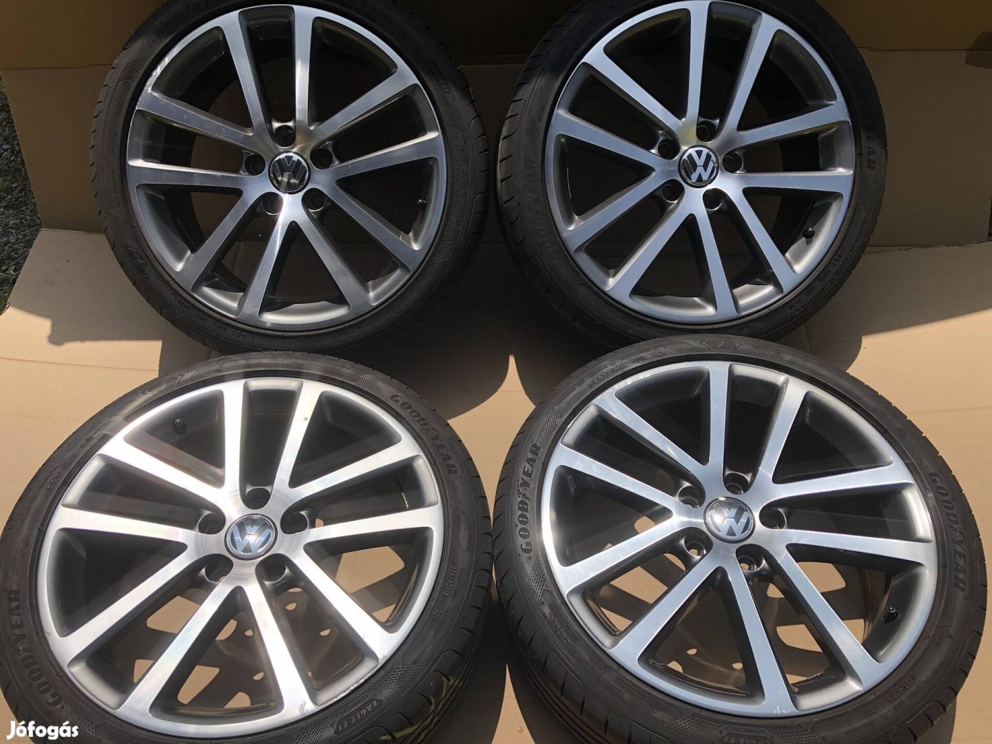 18 col alufelni VW Golf 225/40/18 nyári gumi 18 colos 
