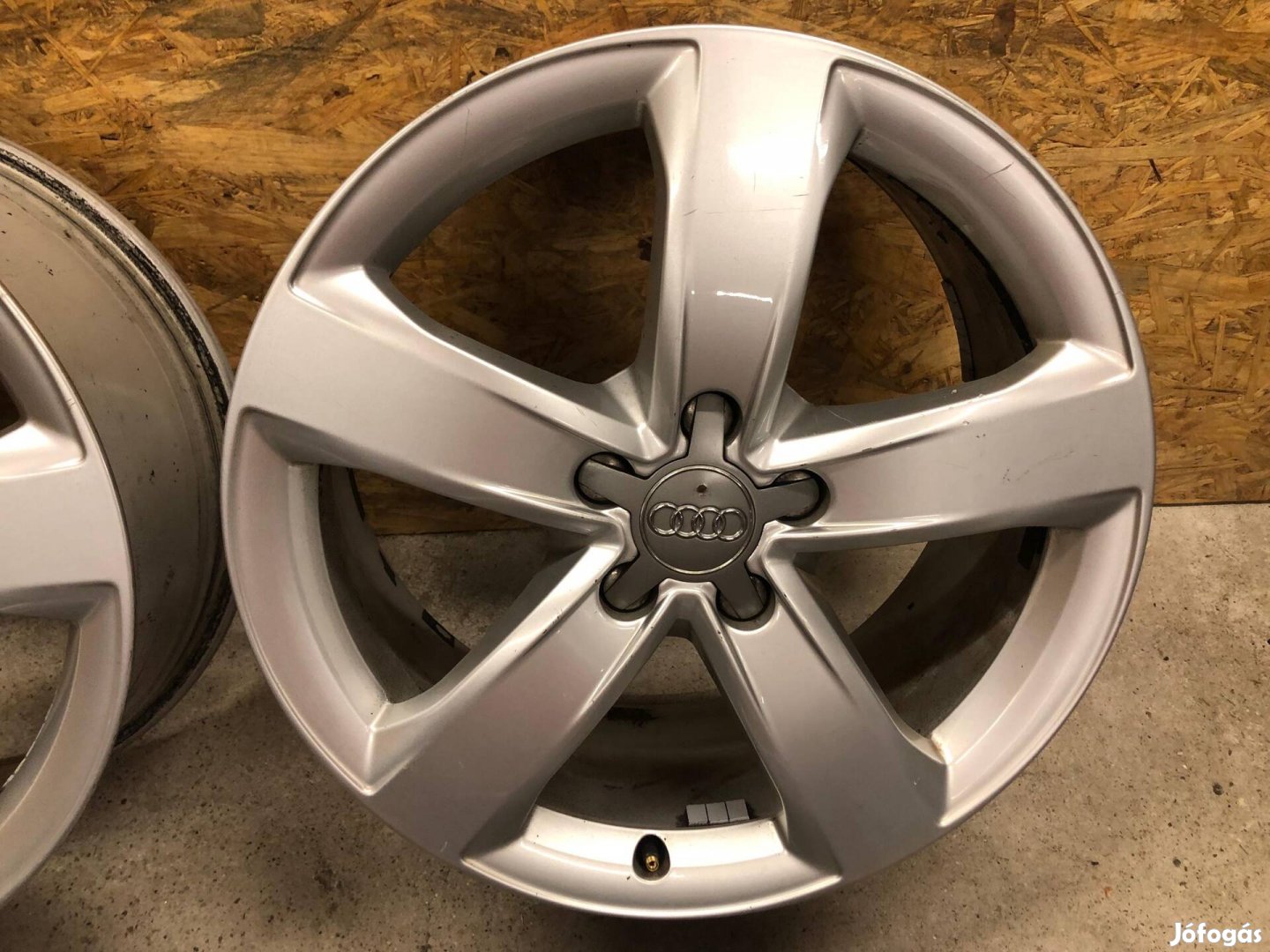 18 col alufelni gyári Audi 225/55/18 téli gumi 18 colos