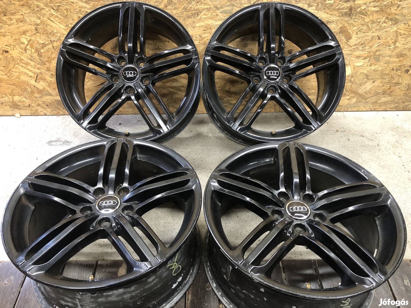 18 colos fekete Segment alufelni Audi 18 col 5x112