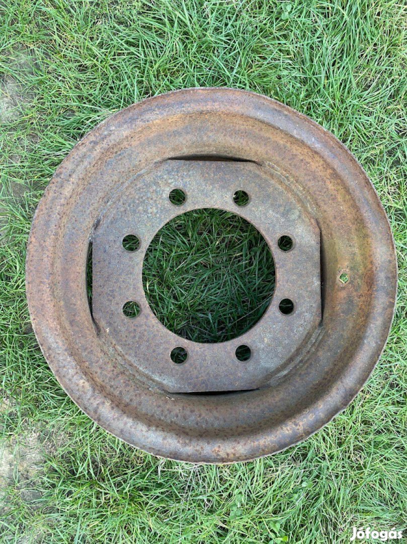 18 felni 11x18 Hamster 12.5-18 gumihoz 8 csavaros