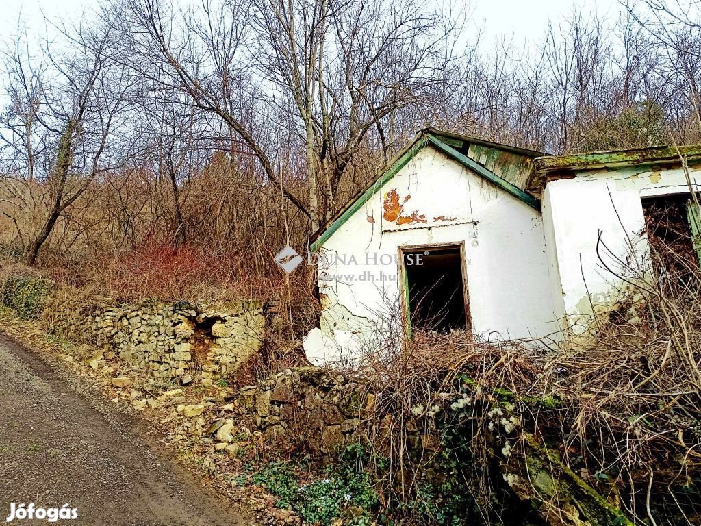 1901 nm-es telek eladó Pécs