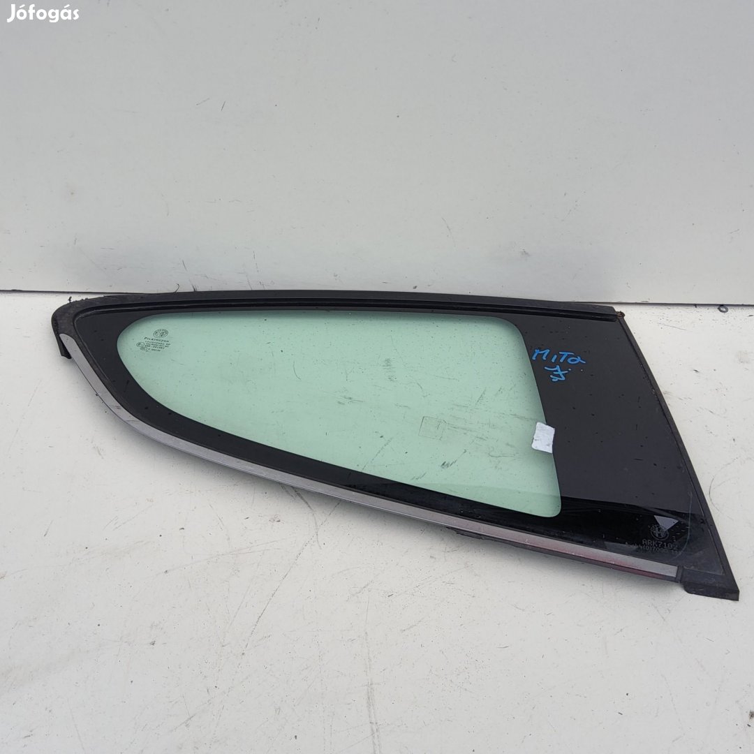 192998 Alfa Romeo MiTo 2008-2018 jobb hátsó fix üveg, krómcsikos