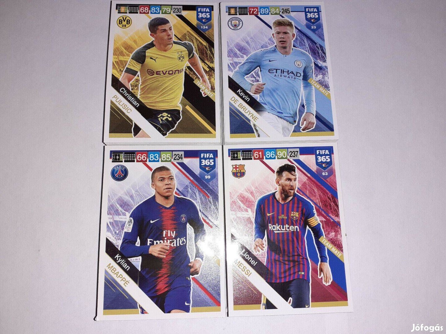 192 db Panini FIFA 365 2019-es focis kártya - Teljes alapkártya sor