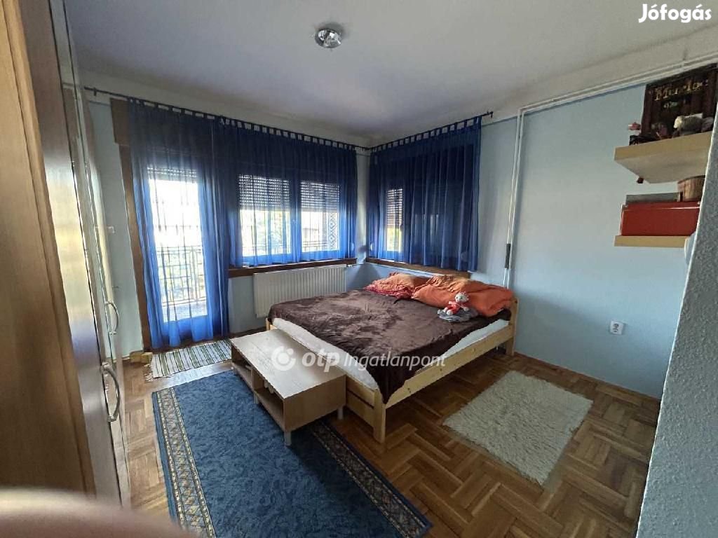 194 nm-es ház eladó Bag