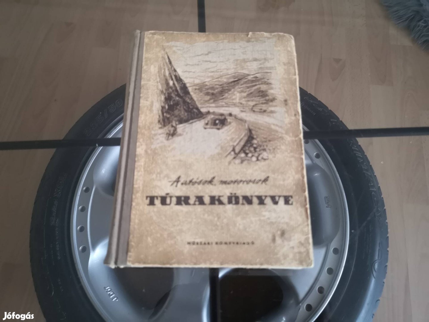 1956 os kiadású Autósok motorosok túrakőnyve. 