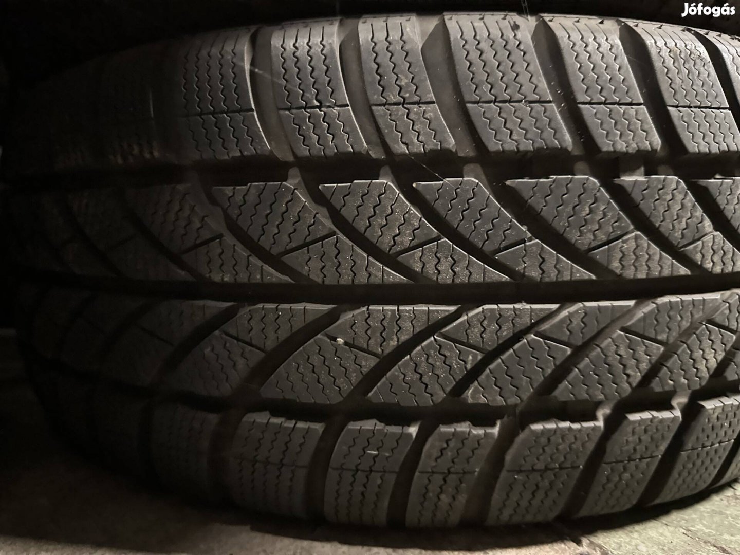 195/50R15 Maxxis téli gumik eladó.