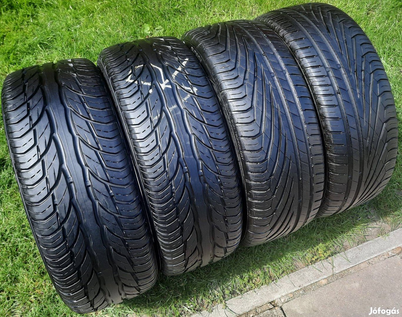 195/50 R15 Uniroyal Nyári gumik