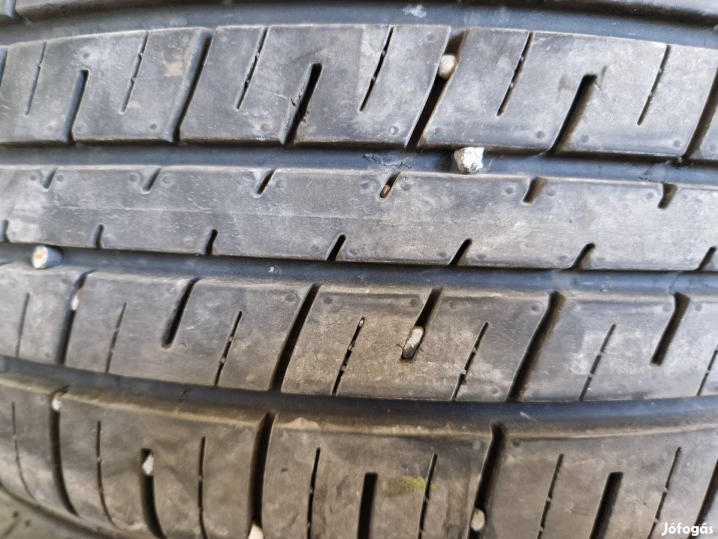 195/50r13 Trailer gumi újszerű allapot  5000kmt-t futott
