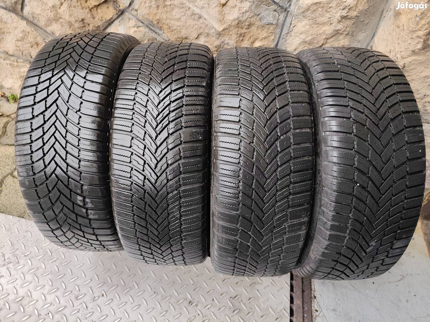 195/55/16-os Bridgestone téli gumik.