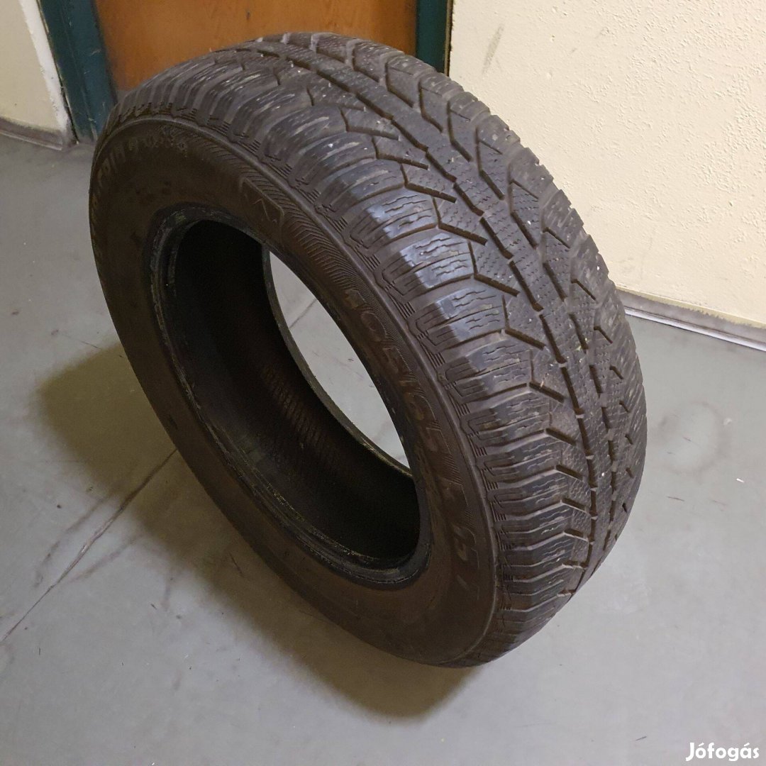 19555 R15 Semperit téli gumi