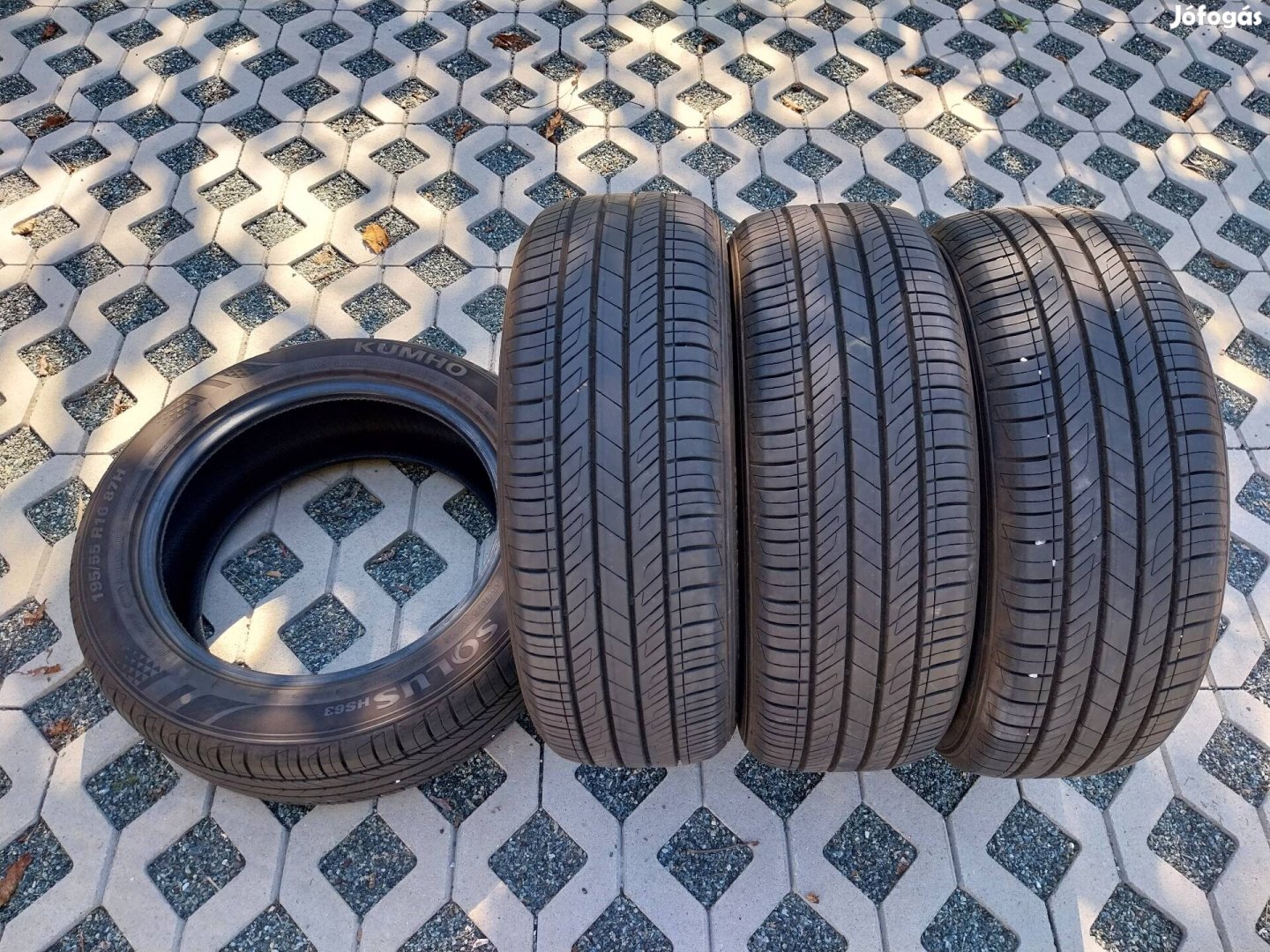 195/55 R16 Kumho Solus nyári gumi 3db (+1db sérült)
