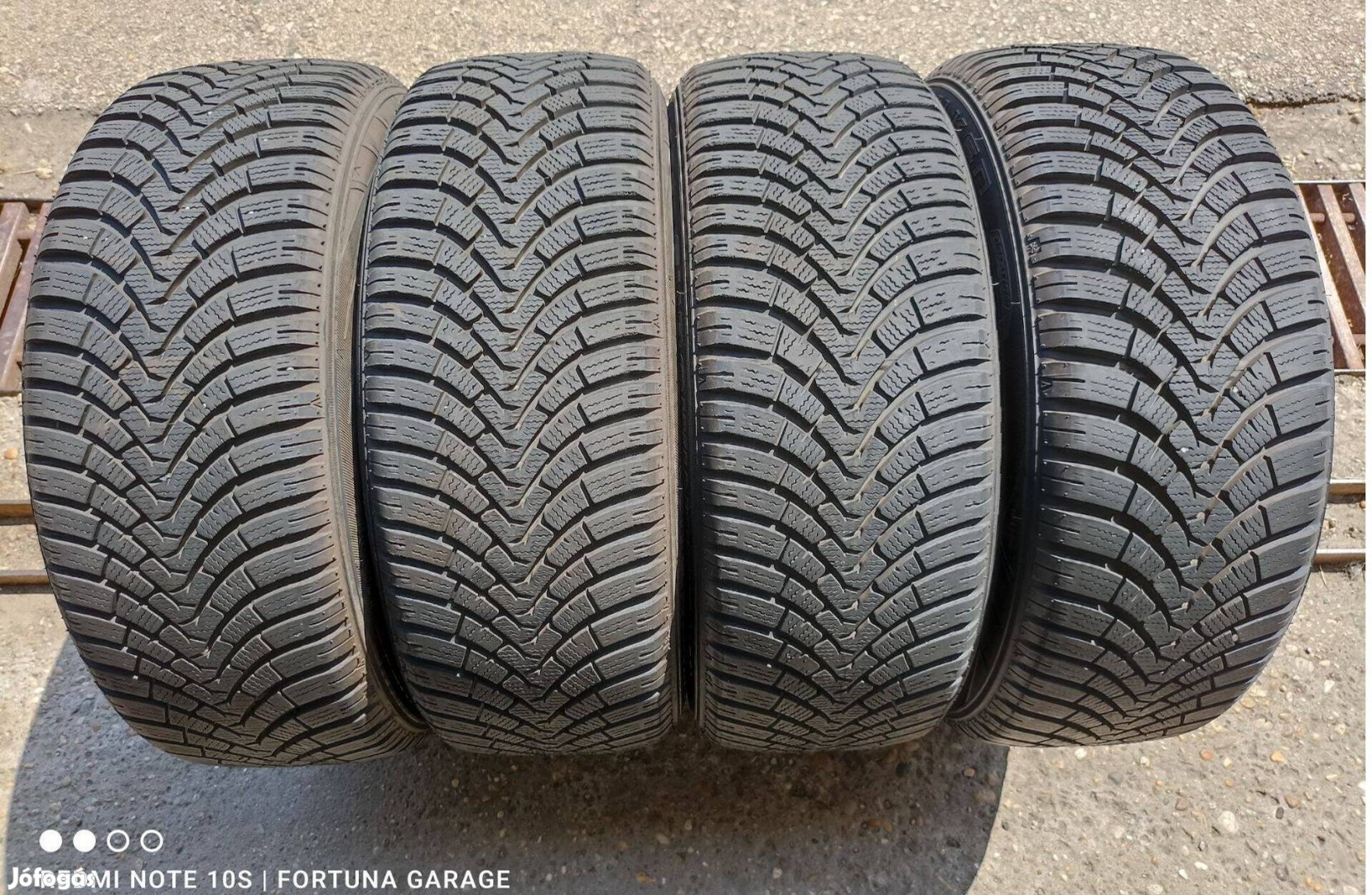 195/55 R16" Falken újszerű téli garnitúra