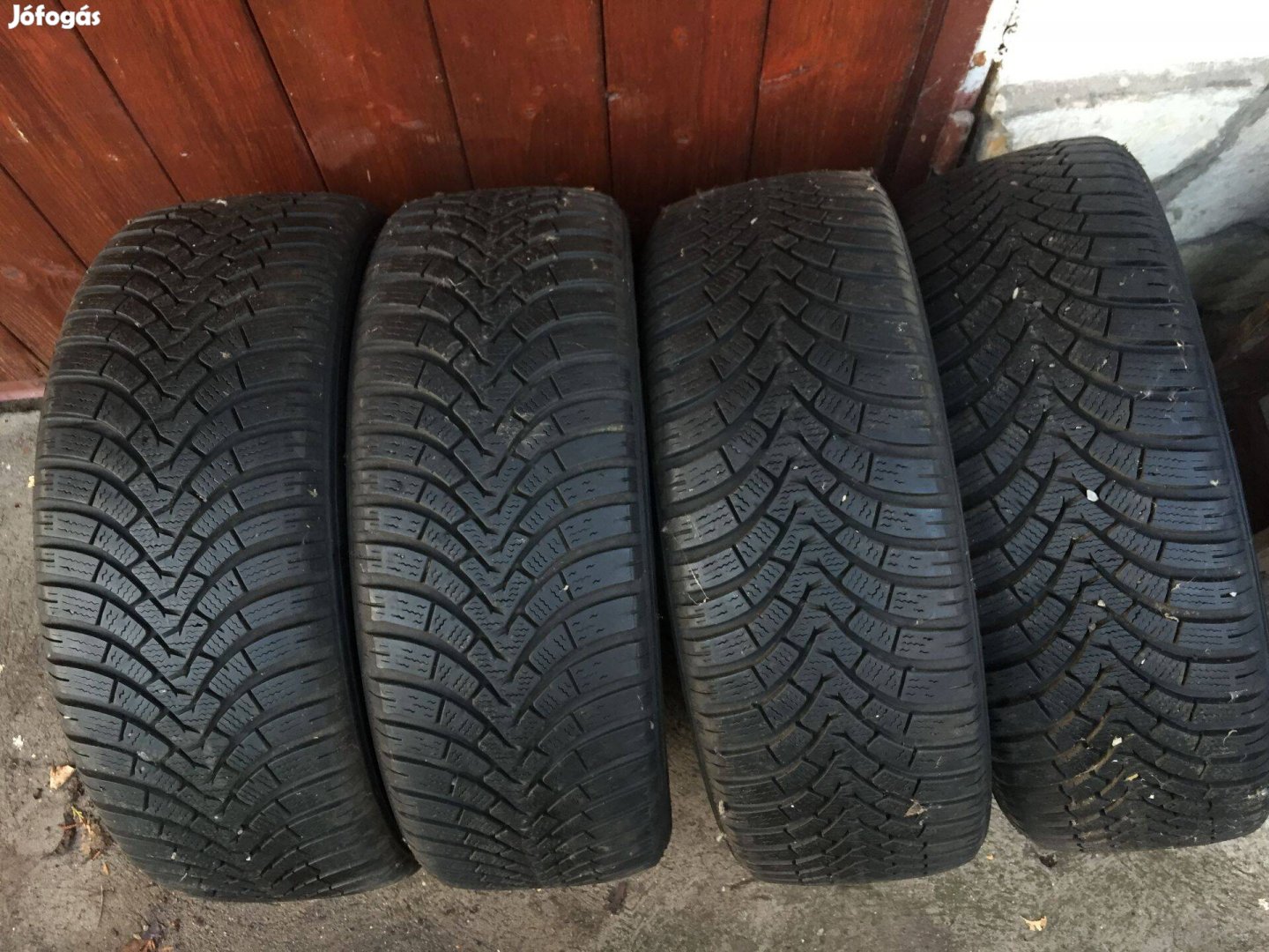 195 55 R 16 Falken téli gumi eladó!