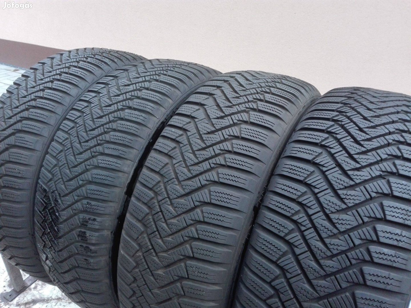 195/60R15 Laufen téli gumi garnitúra 195/60 r15