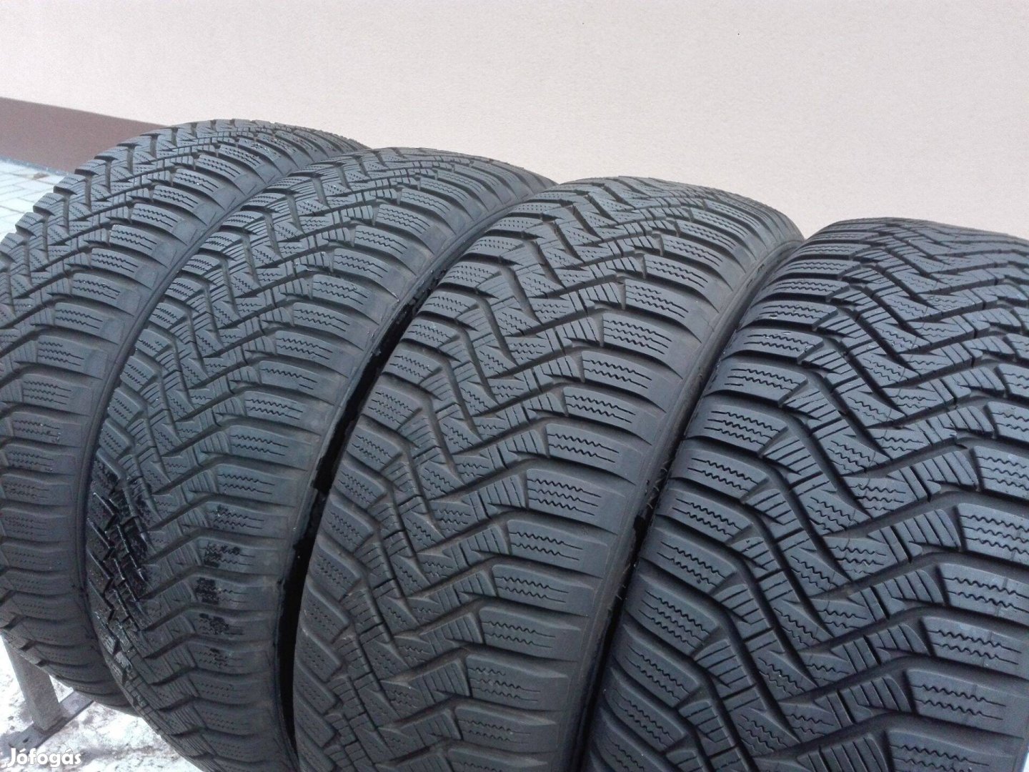 195/60R15 Laufen téli gumi garnitúra 195/60 r15