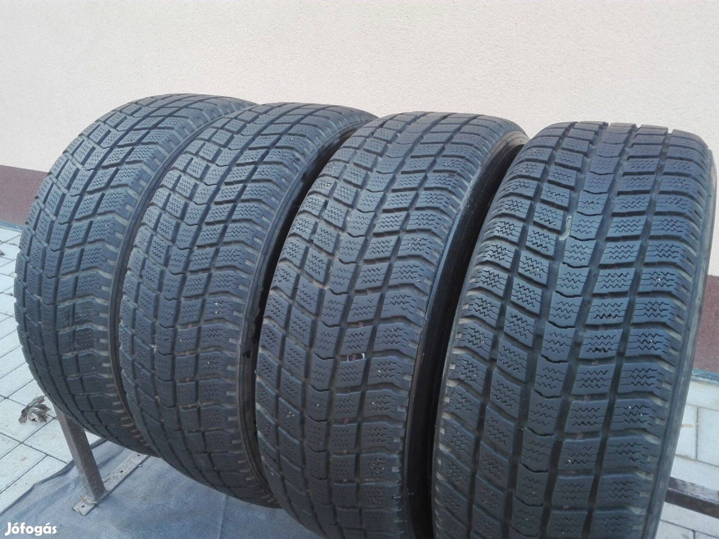 195/60R15 Roadstone téli gumi garnitúra 195/60 r15