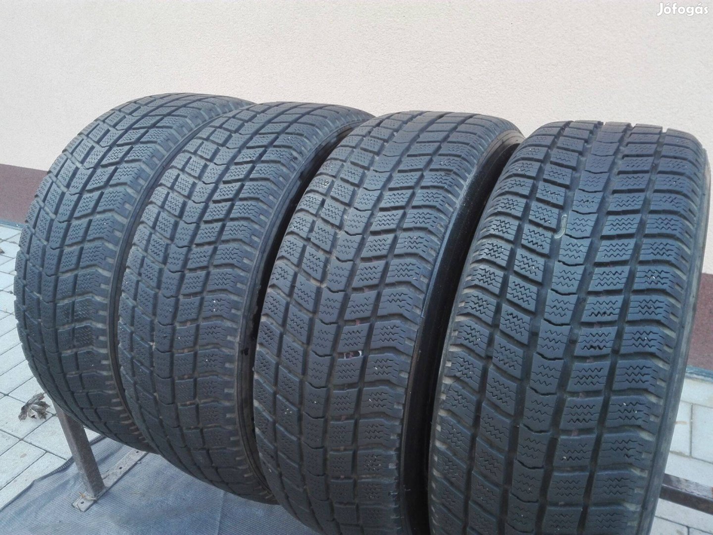 195/60R15 Roadstone téli gumi garnitúra 195/60 r15