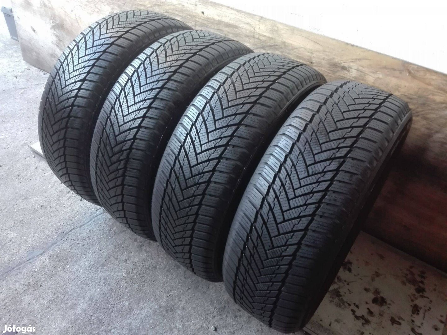 195/60R15 Új Rotalla téli gumi garnitúra 195/60 r15