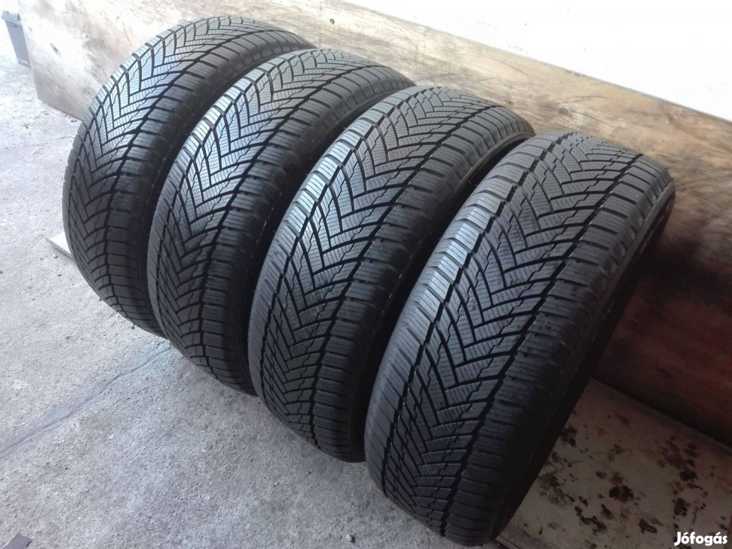 195/60R15 Új Rotalla téli gumi garnitúra 195/60 r15