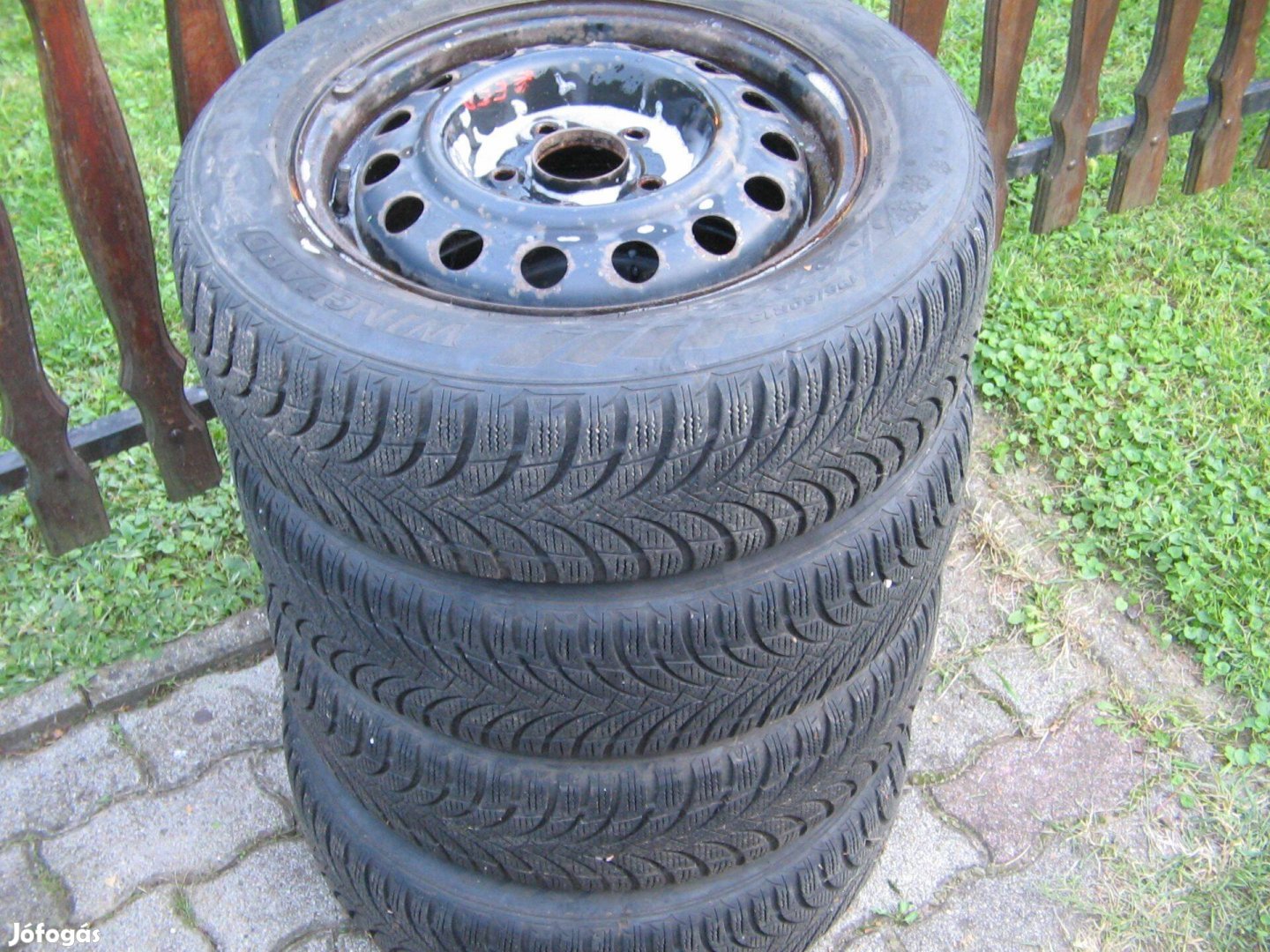 195/60R15 téli garnitúra Kia,Hyundai tipusokra eladó!