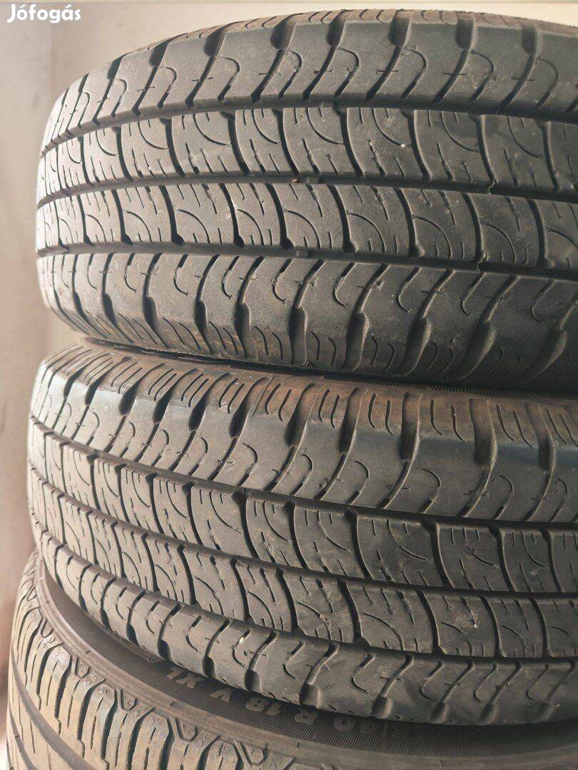 195/60R16C 2db újszerű Goodyear nyárigumi eladó
