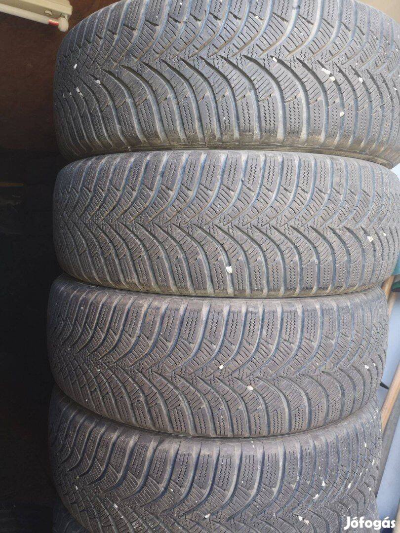 195/60R16 újszerű Hankook téligumik olcsón