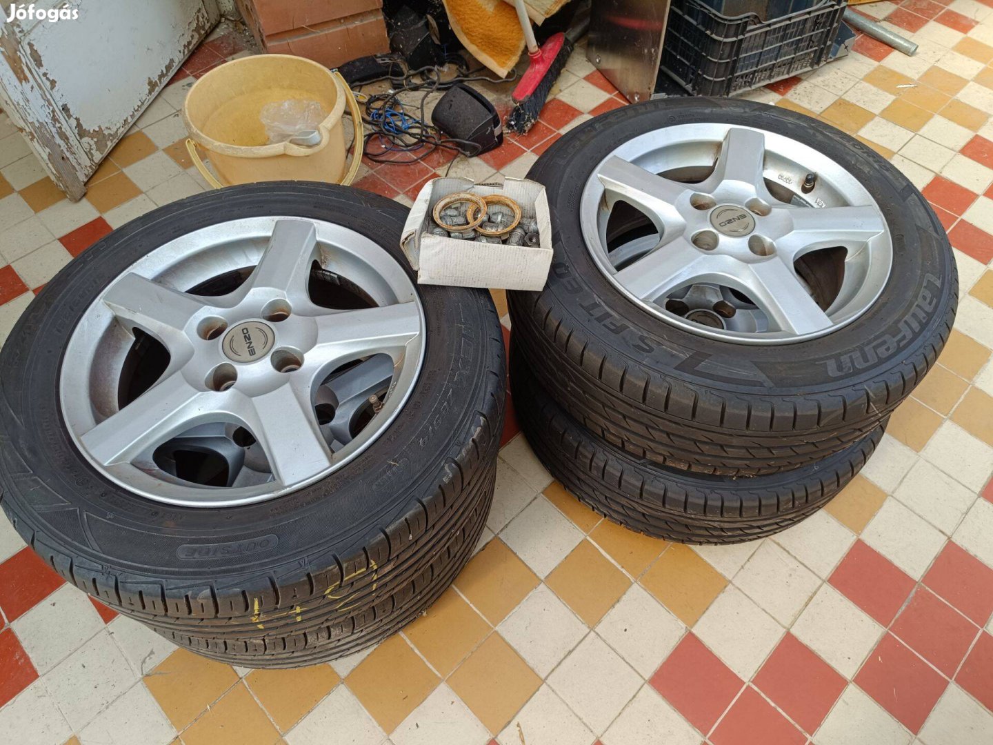 195/60 R15 nyári gumik alufelnivel 4 db Toyota Verso (zozizo)