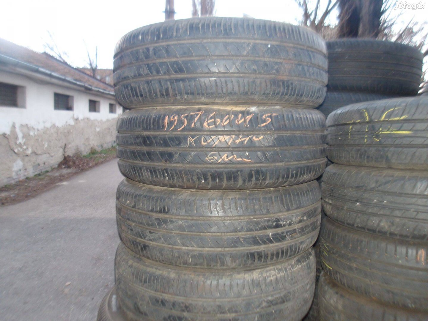 195/60r15 Kumho nyári gumi ajándék szereléssel