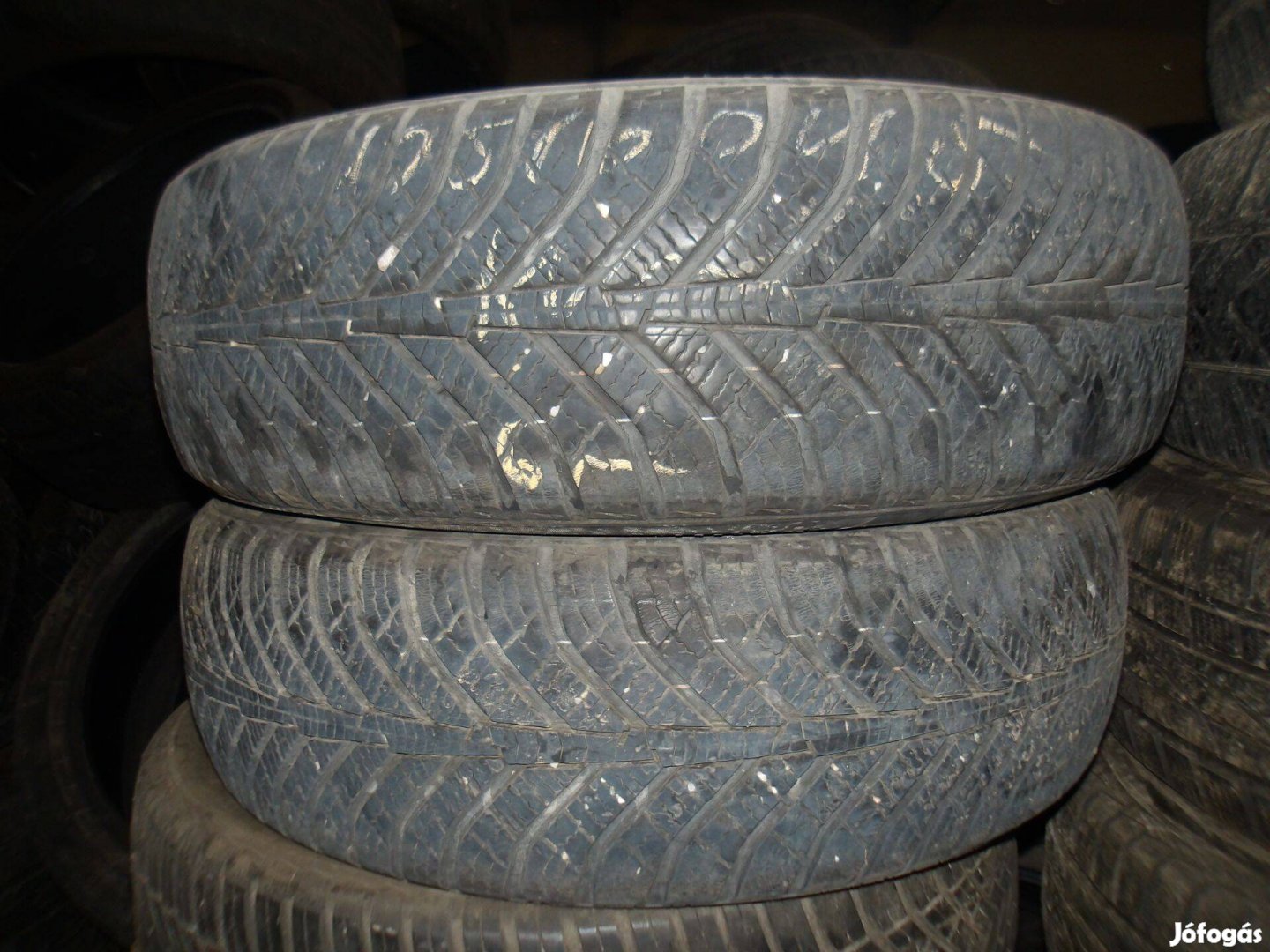 195/60r16 Kumho négyévszakos gumi ajándék szereléssel