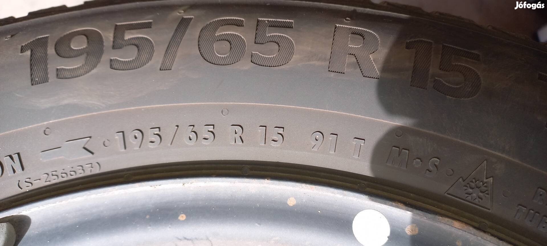 195/65R15 Continental téligumi szett felnin