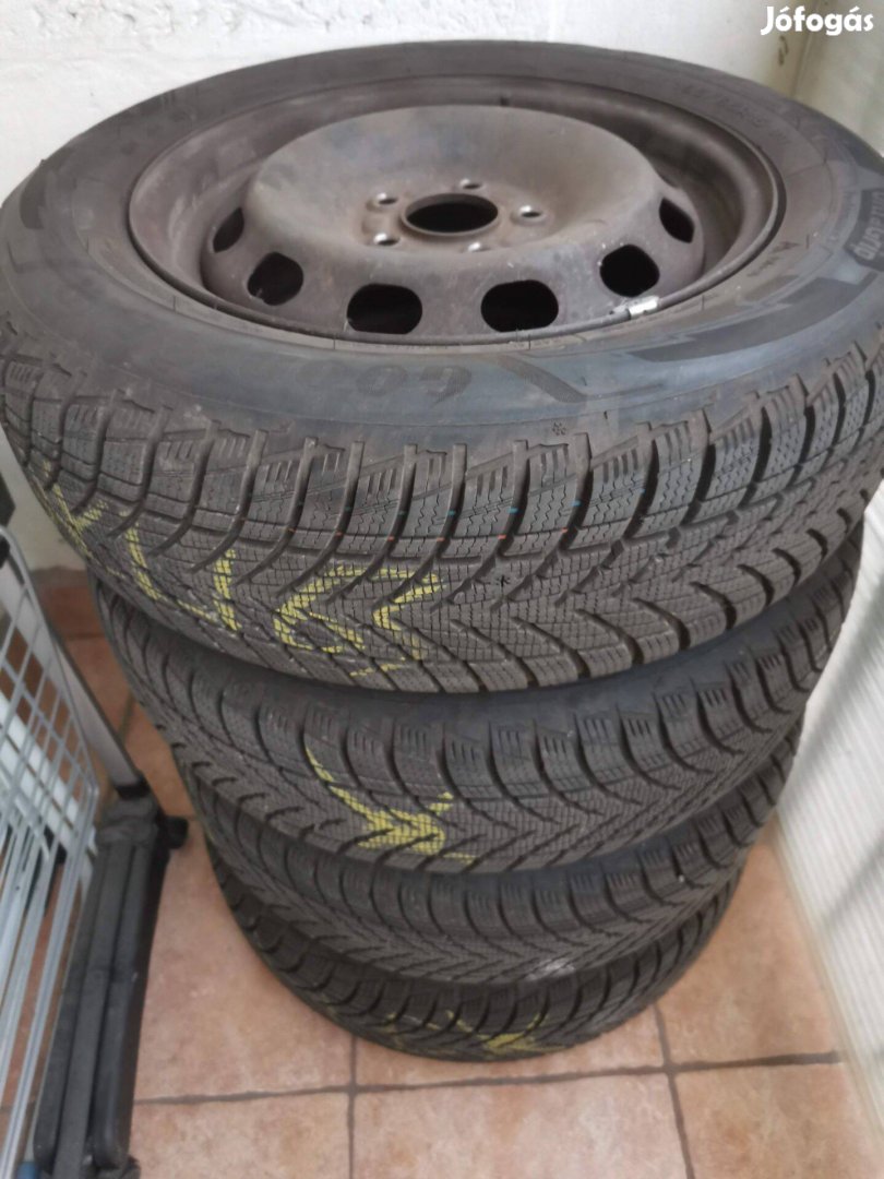 195/65R15 Goodyear Ultragrip Performance 3 újszerű téli gumi 2024/33