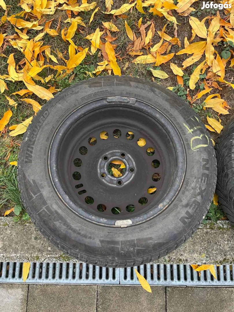 195/65R15 lemezfelni Nexen téli gumival