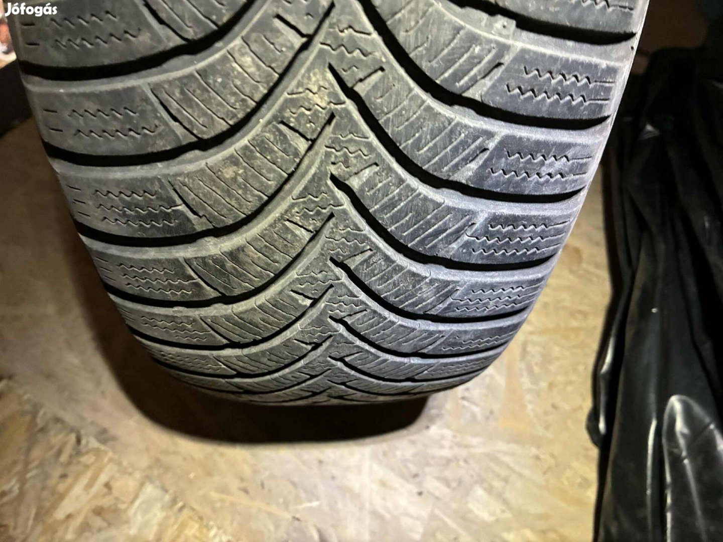 195/65R15 téligumi