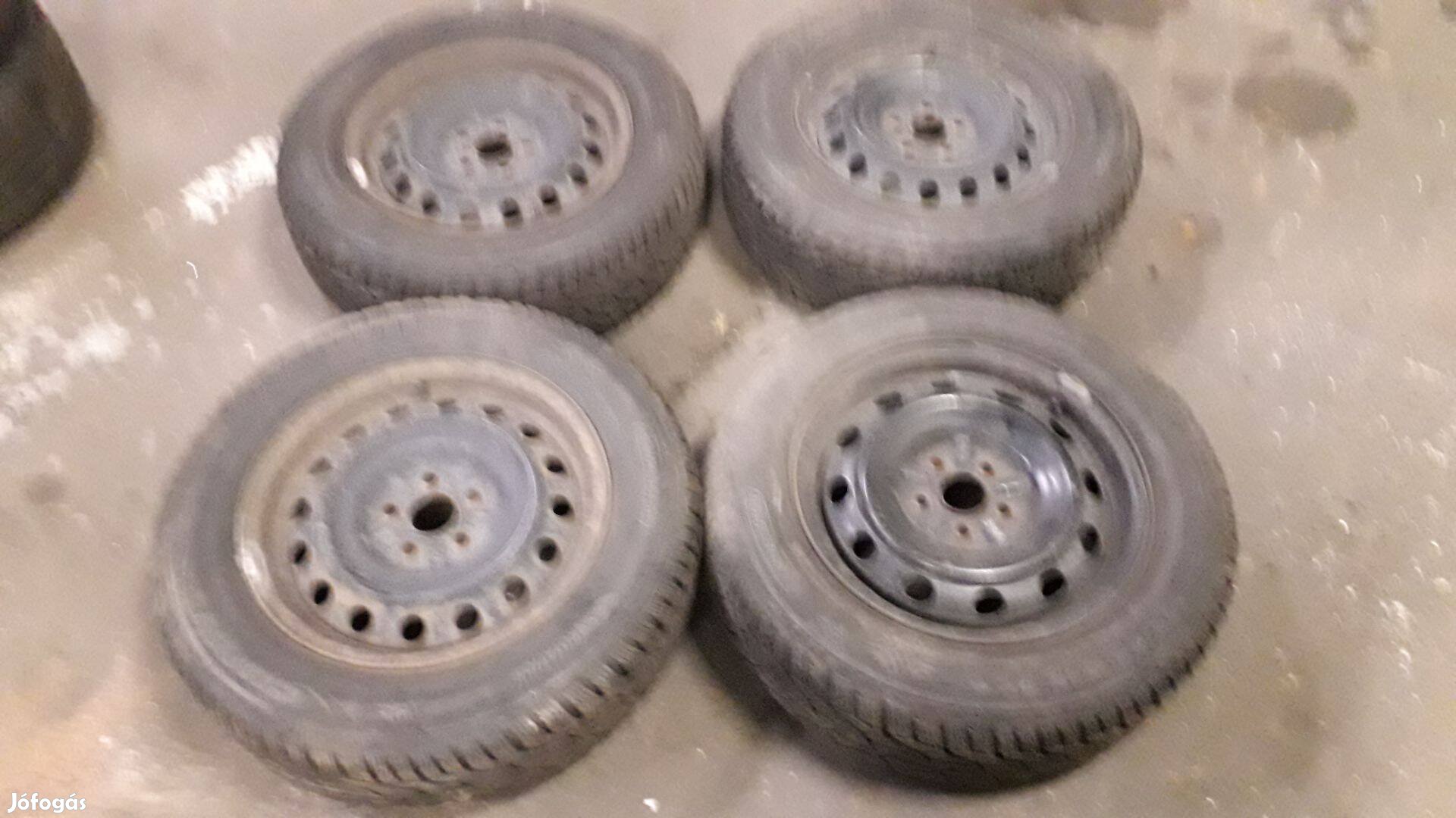 195/65R15 téligumi Toyota 5x100 lemezfelniken