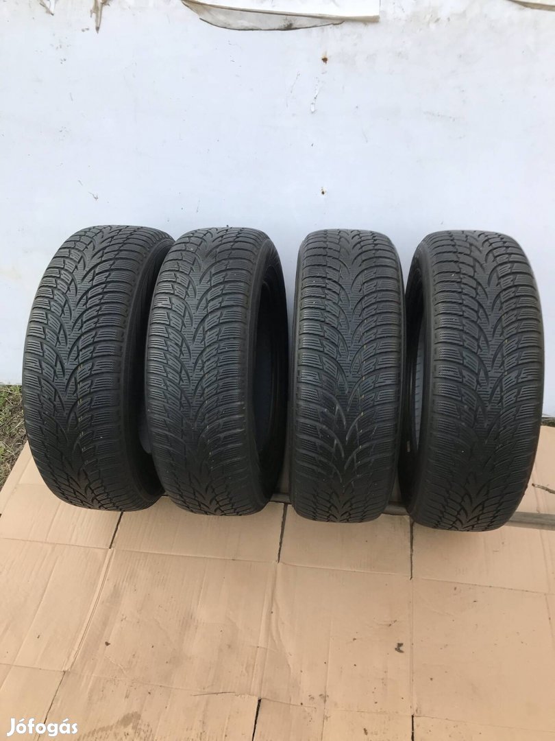 195 65 15 Nokian 195/65r15 Jó állapotú téligumi garnitúra eladó.