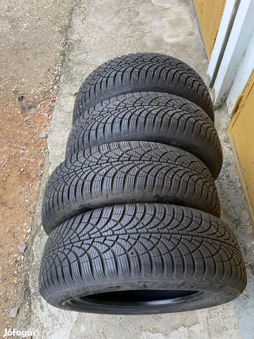 195/65 R15 Goodyear Ultragrip 9 téligumi, Profil 7,5mm